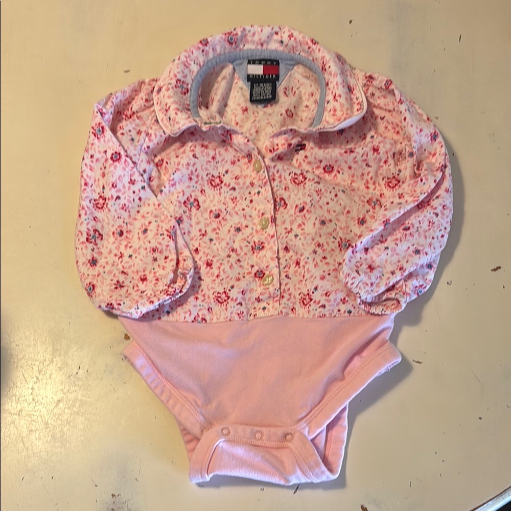 Tommy Hilfiger Floral Long Sleeve Baby Bodysuit, size 12-18 months